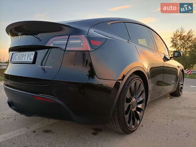 Позашляховик / Кросовер Tesla Model Y 2022 в Львові