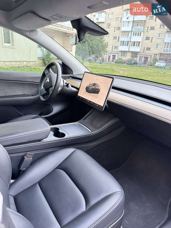 Внедорожник / Кроссовер Tesla Model Y 2022 в Могилев-Подольске