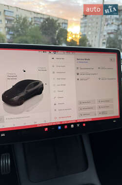 Позашляховик / Кросовер Tesla Model Y 2022 в 