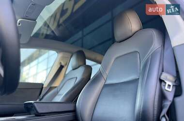 Внедорожник / Кроссовер Tesla Model Y 2021 в 