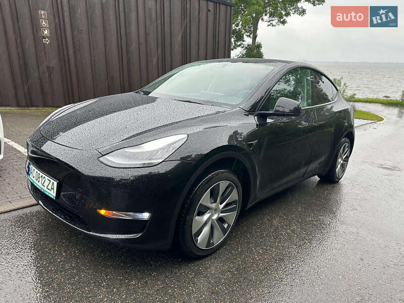 Tesla Model Y 2022