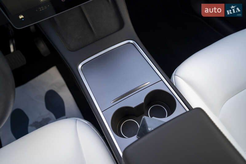 Внедорожник / Кроссовер Tesla Model Y 2023 в Киеве фото 20 Внедорожник / Кроссовер Tesla Model Y 2023 в Киеве
