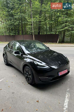 Tesla Model Y 2025