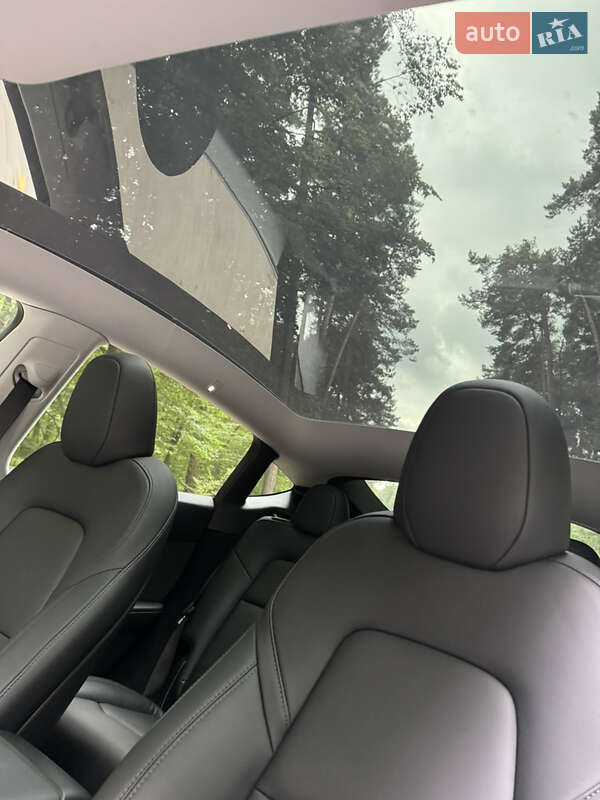 Позашляховик / Кросовер Tesla Model Y 2025 в Львові