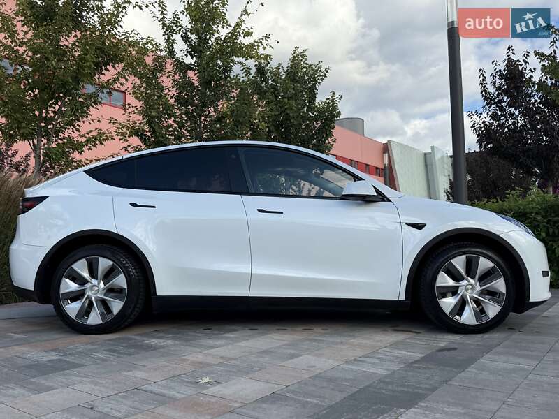 Внедорожник / Кроссовер Tesla Model Y 2023 в Киеве