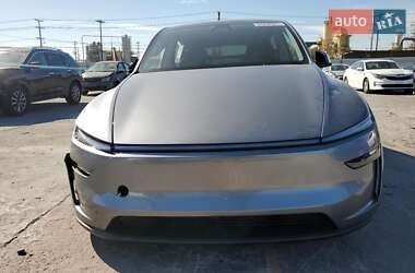 Tesla Model Y 2025