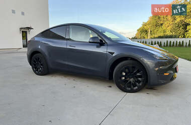 Позашляховик / Кросовер Tesla Model Y 2024 в 
