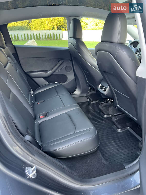 Внедорожник / Кроссовер Tesla Model Y 2024 в Луцке