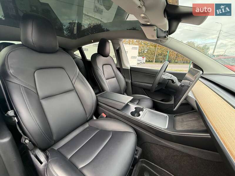 Позашляховик / Кросовер Tesla Model Y 2021 в Луцьку