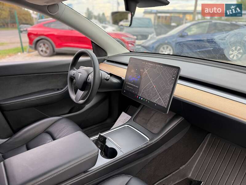 Позашляховик / Кросовер Tesla Model Y 2021 в Луцьку