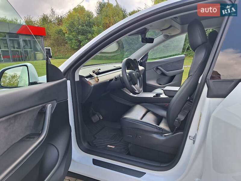Позашляховик / Кросовер Tesla Model Y 2021 в Тернополі