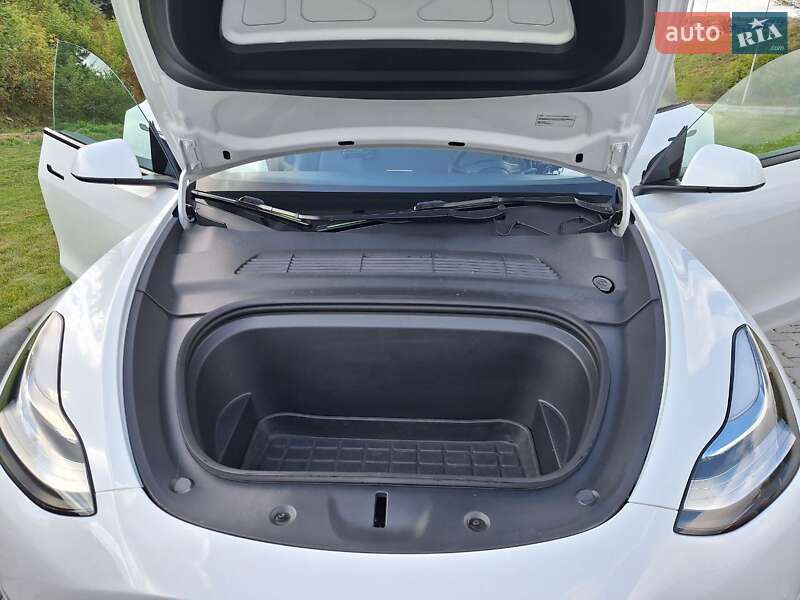 Позашляховик / Кросовер Tesla Model Y 2021 в Тернополі