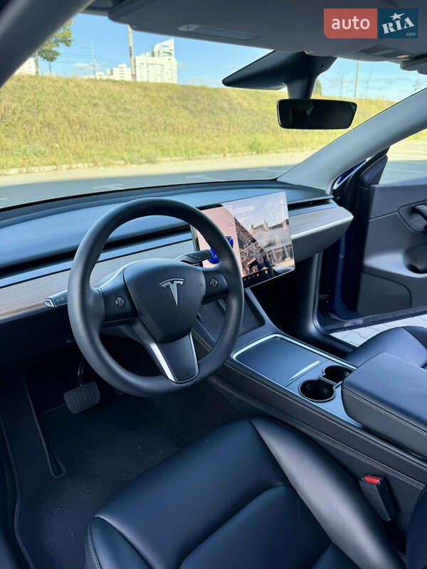Внедорожник / Кроссовер Tesla Model Y 2021 в Киеве