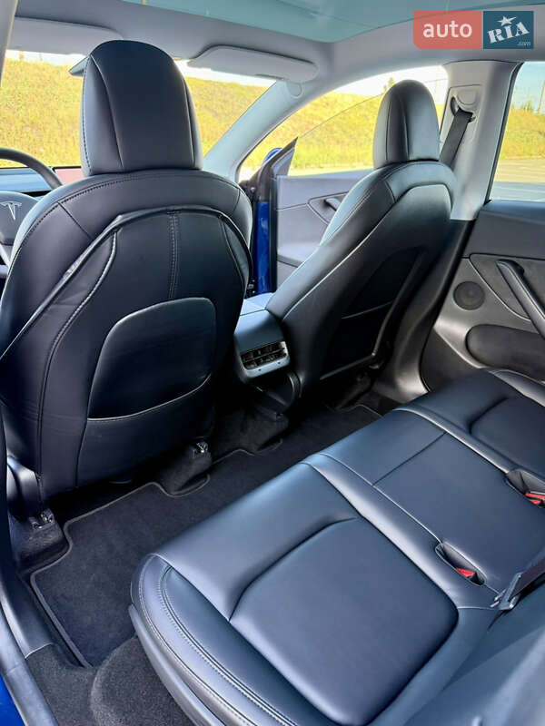 Внедорожник / Кроссовер Tesla Model Y 2021 в Киеве