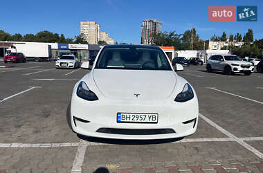 Позашляховик / Кросовер Tesla Model Y 2021 в 