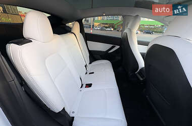 Позашляховик / Кросовер Tesla Model Y 2021 в 