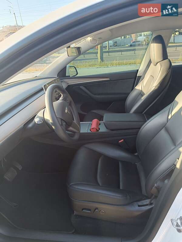 Позашляховик / Кросовер Tesla Model Y 2023 в Києві фото 11 Позашляховик / Кросовер Tesla Model Y 2023 в Києві