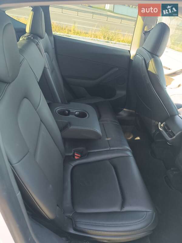 Позашляховик / Кросовер Tesla Model Y 2023 в Києві фото 13 Позашляховик / Кросовер Tesla Model Y 2023 в Києві