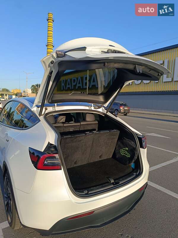 Позашляховик / Кросовер Tesla Model Y 2023 в Києві фото 17 Позашляховик / Кросовер Tesla Model Y 2023 в Києві