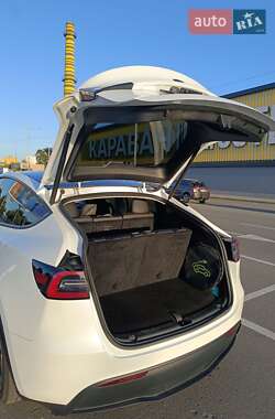 Позашляховик / Кросовер Tesla Model Y 2023 в 