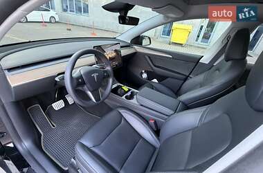 Позашляховик / Кросовер Tesla Model Y 2024 в 