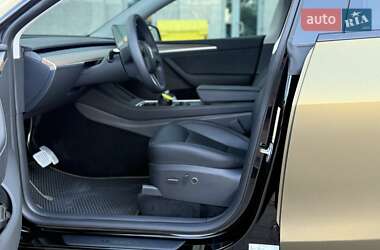 Позашляховик / Кросовер Tesla Model Y 2024 в 