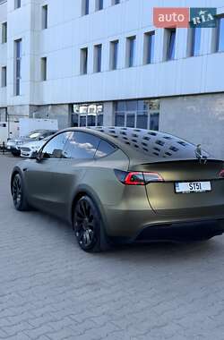 Позашляховик / Кросовер Tesla Model Y 2024 в 