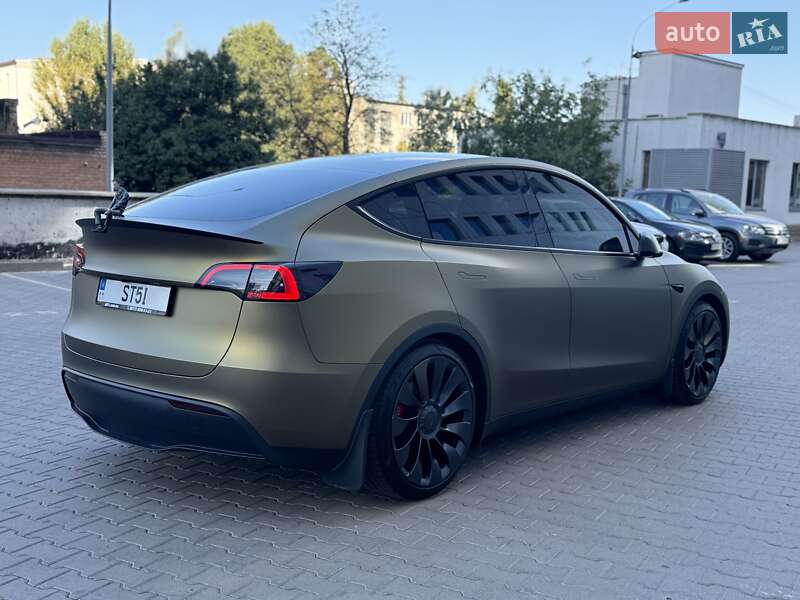 Внедорожник / Кроссовер Tesla Model Y 2024 в Киеве