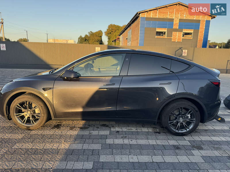 Позашляховик / Кросовер Tesla Model Y 2024 в Львові фото 6 Позашляховик / Кросовер Tesla Model Y 2024 в Львові