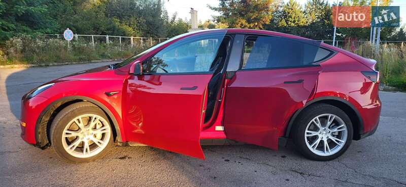 Позашляховик / Кросовер Tesla Model Y 2021 в Львові