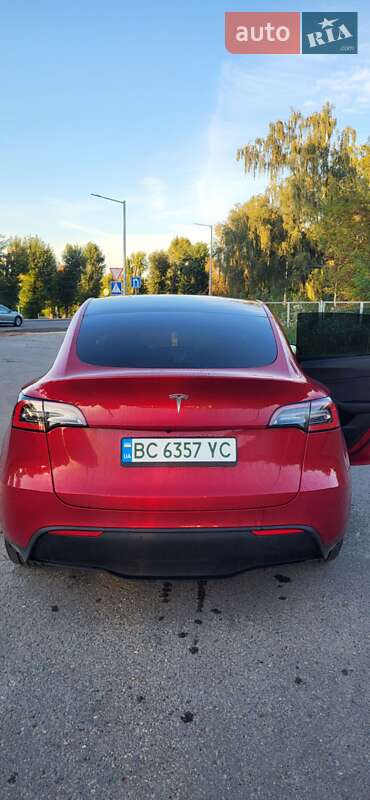 Позашляховик / Кросовер Tesla Model Y 2021 в Львові