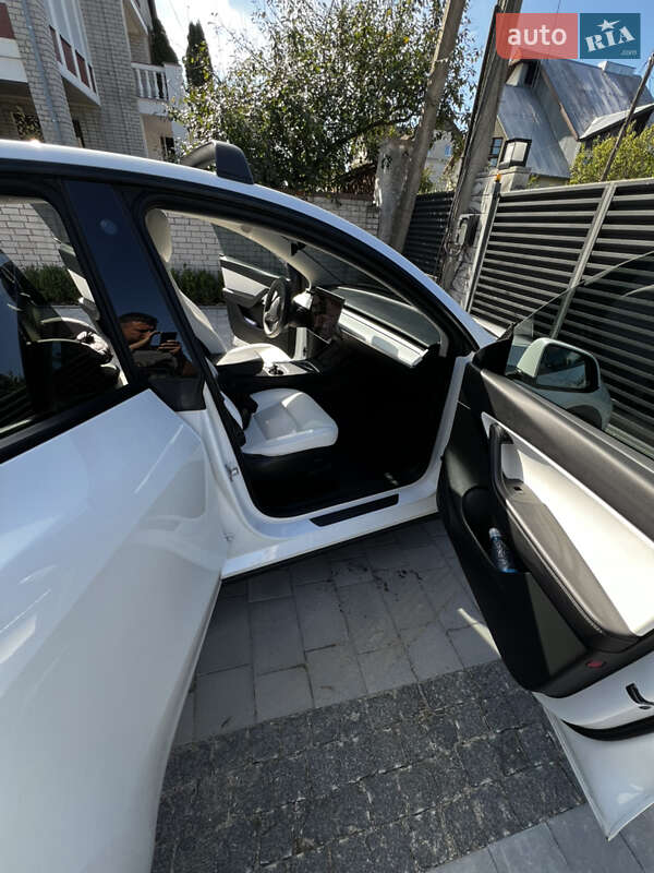 Внедорожник / Кроссовер Tesla Model Y 2022 в Житомире
