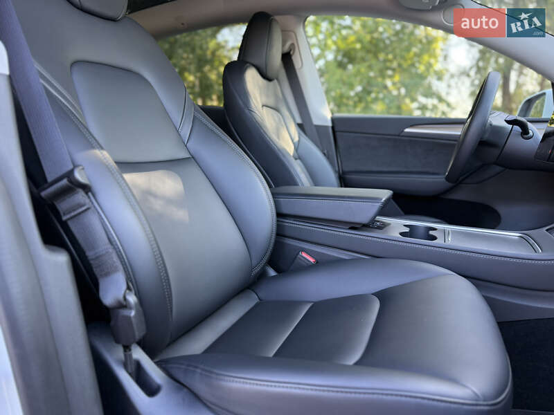 Внедорожник / Кроссовер Tesla Model Y 2022 в Киеве