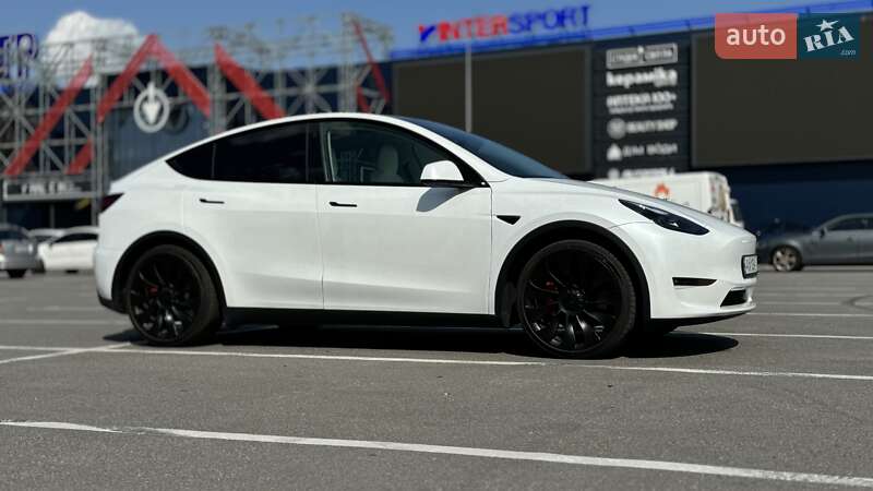 Внедорожник / Кроссовер Tesla Model Y 2022 в Киеве