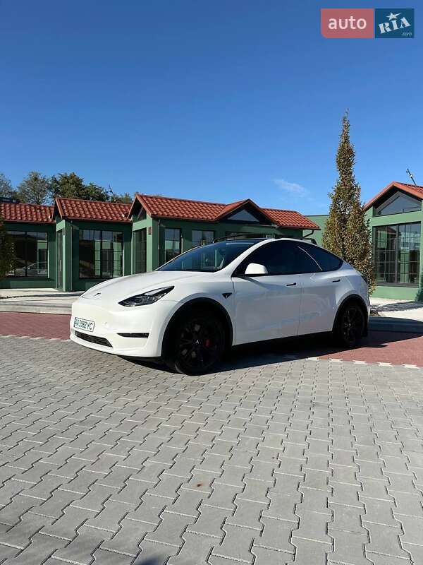 Позашляховик / Кросовер Tesla Model Y 2021 в Києві