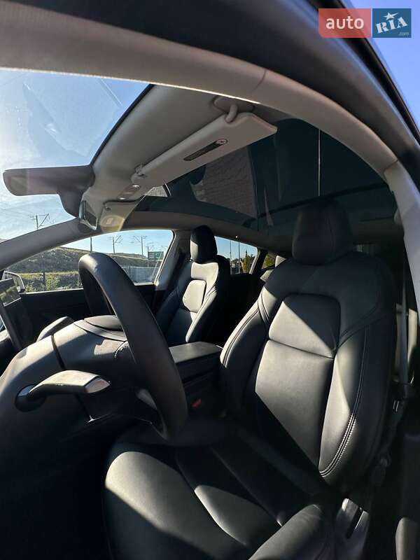 Позашляховик / Кросовер Tesla Model Y 2021 в Києві