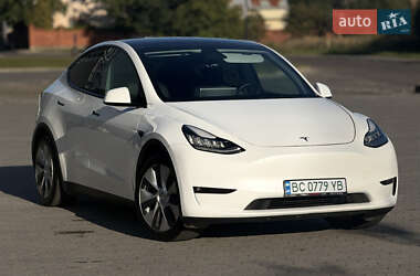 Tesla Model Y 2021