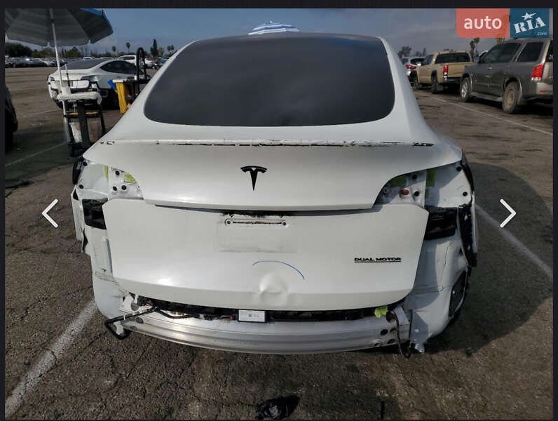 Внедорожник / Кроссовер Tesla Model Y 2022 в Киеве