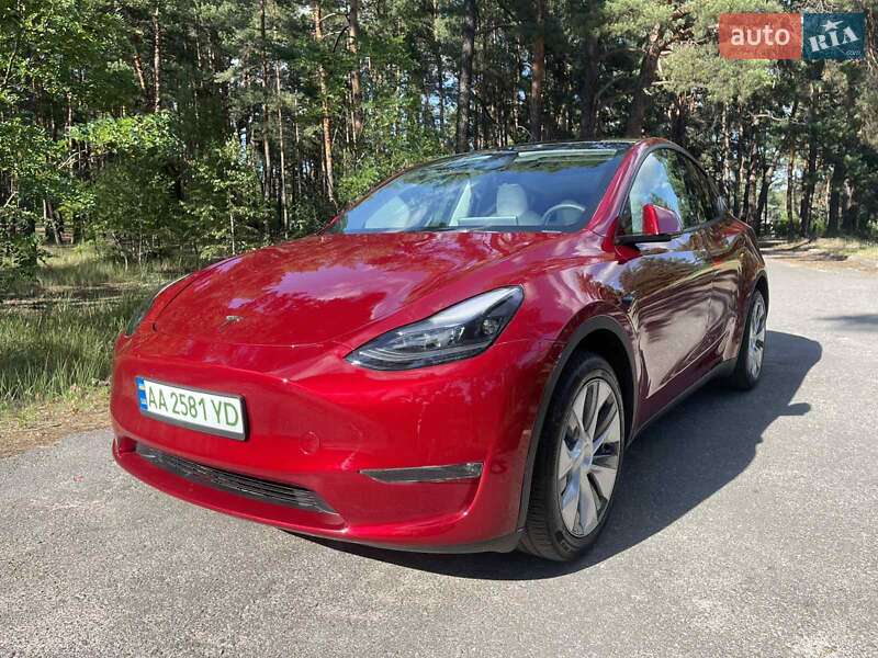 Внедорожник / Кроссовер Tesla Model Y 2024 в 