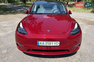 Позашляховик / Кросовер Tesla Model Y 2024 в 