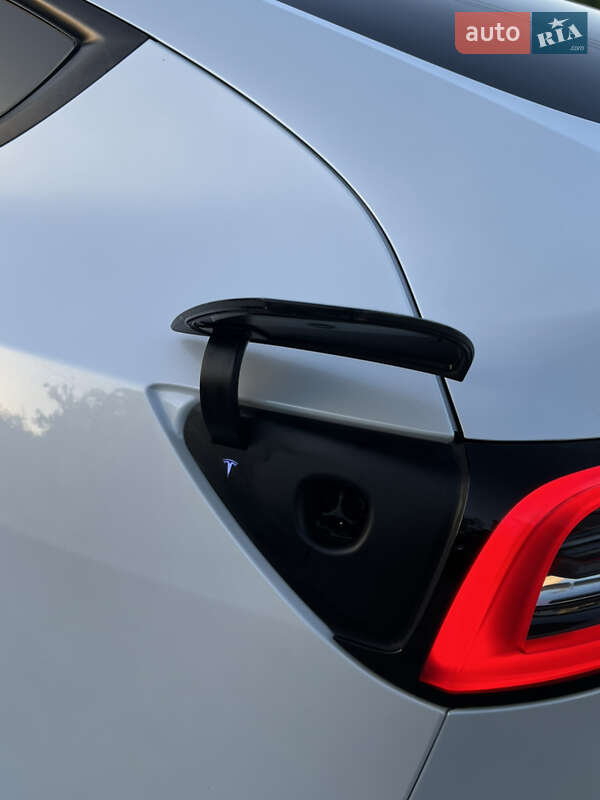 Позашляховик / Кросовер Tesla Model Y 2023 в Шаргороді