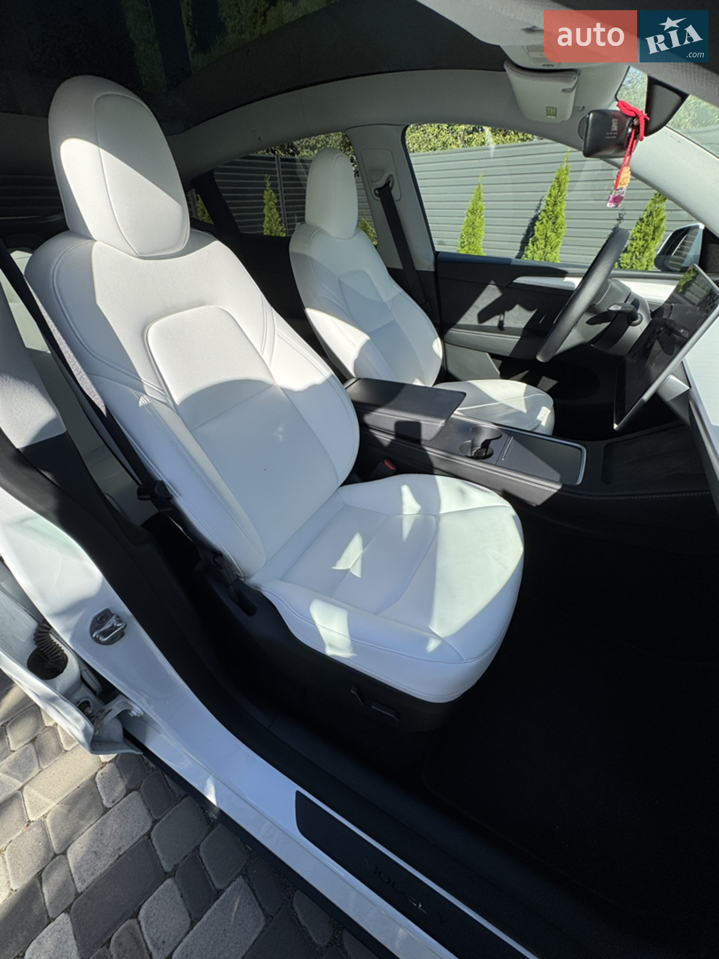 2024 Tesla Model Y - мініатюра 15