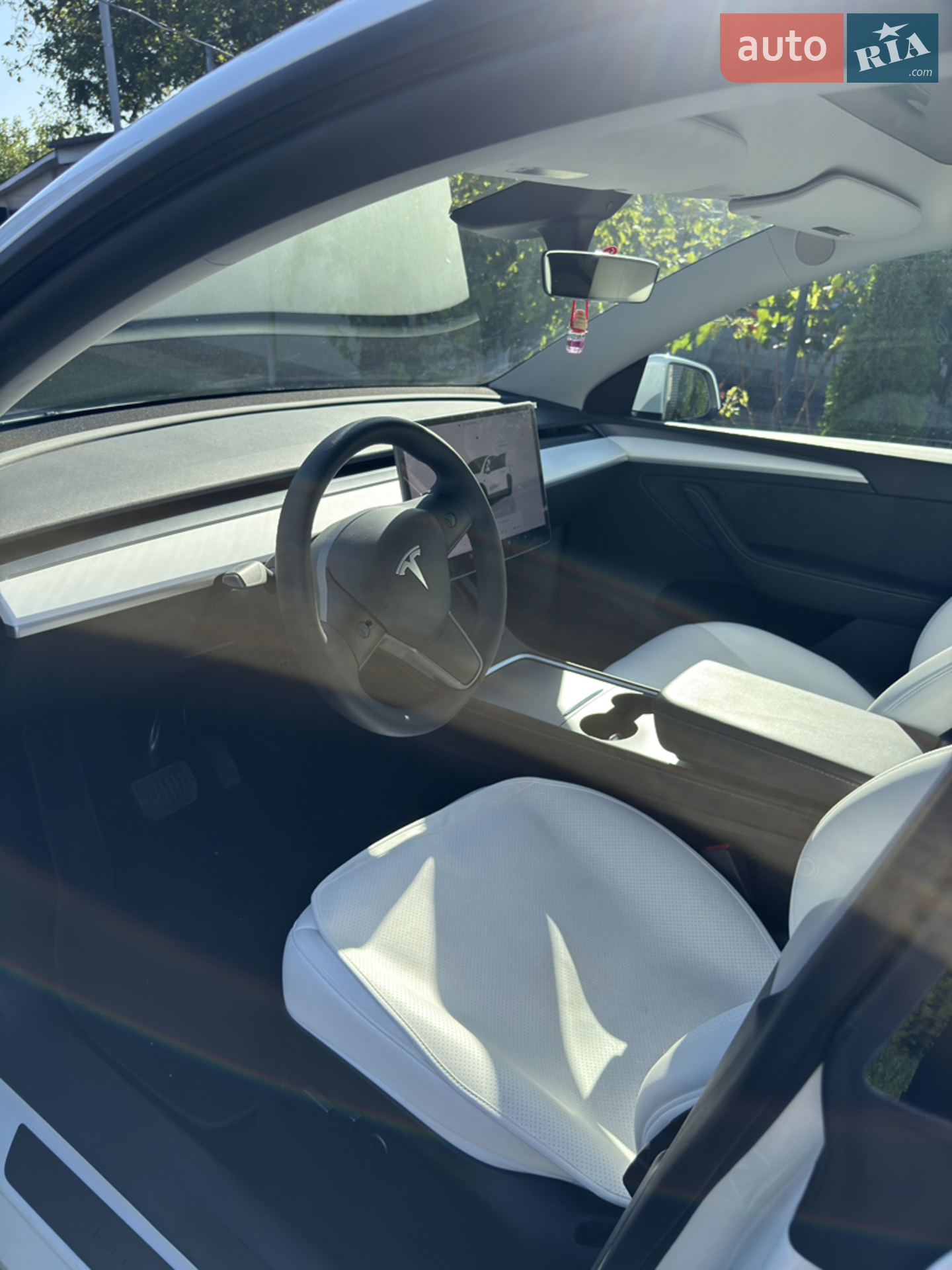 2024 Tesla Model Y - мініатюра 17