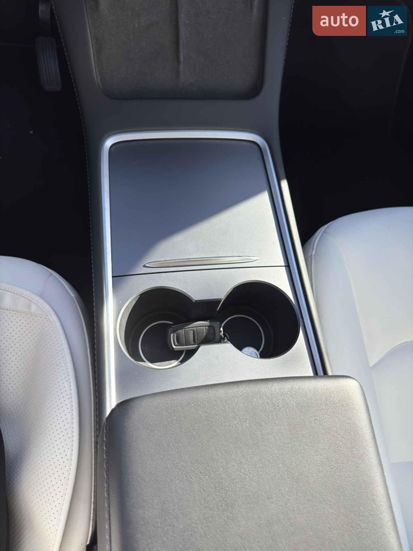 2024 Tesla Model Y - мініатюра 21