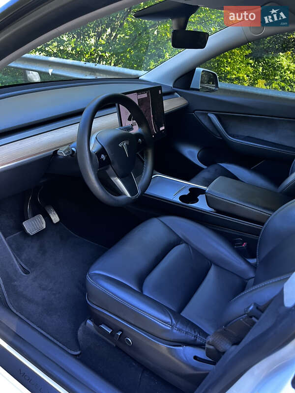 Внедорожник / Кроссовер Tesla Model Y 2021 в Ужгороде