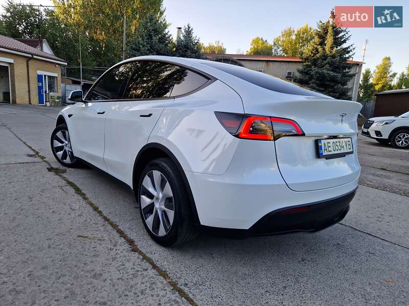 Позашляховик / Кросовер Tesla Model Y 2024 в Дніпрі