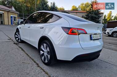 Позашляховик / Кросовер Tesla Model Y 2024 в 