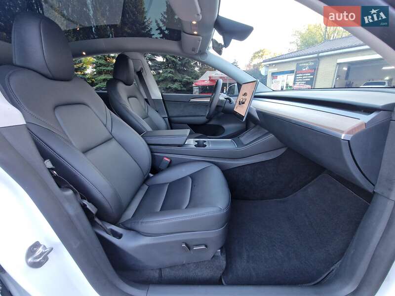 Позашляховик / Кросовер Tesla Model Y 2024 в Дніпрі