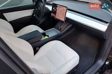 Внедорожник / Кроссовер Tesla Model Y 2021 в Киеве
