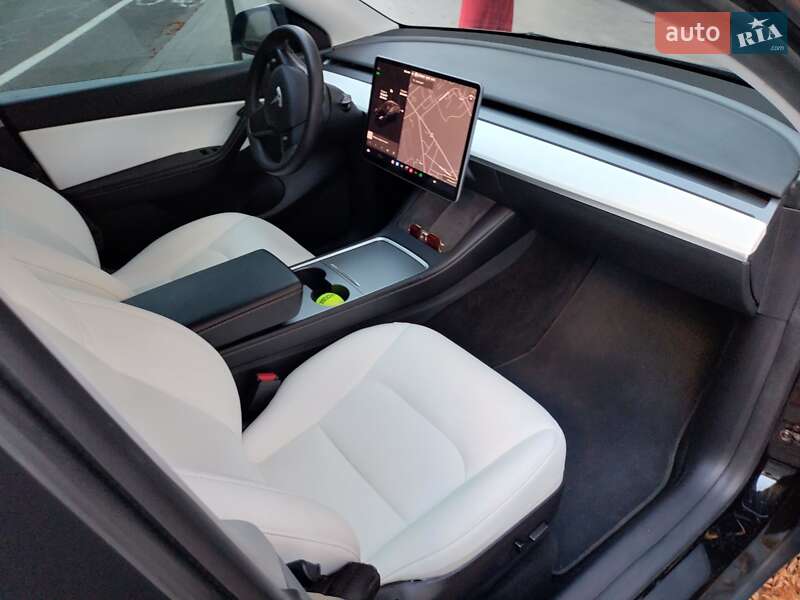 Внедорожник / Кроссовер Tesla Model Y 2021 в Киеве